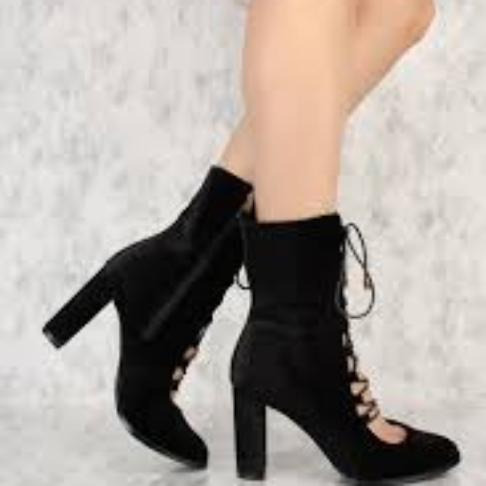 Black Velvet Pointy Toe Chunky Heel Booties