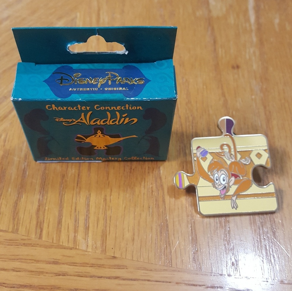 1 Disney Aladdin puzzle pin, Abu