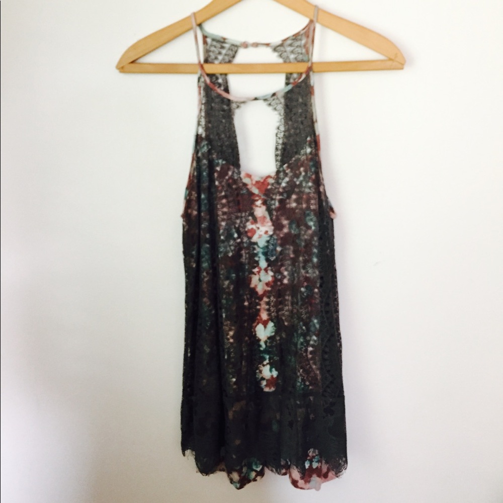 Anthro 9-H15 StCL Floral tank with lace overlay