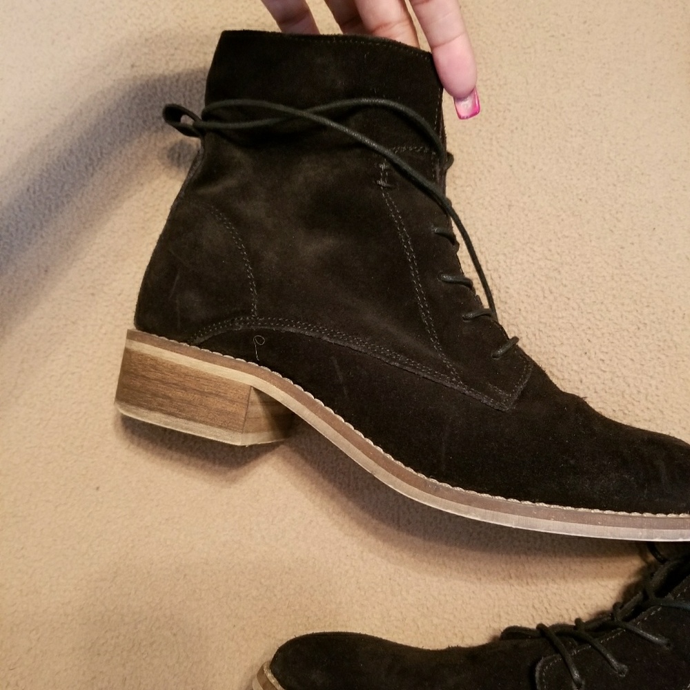 Steve Madden Roosy Black Suede Lace up Boot
