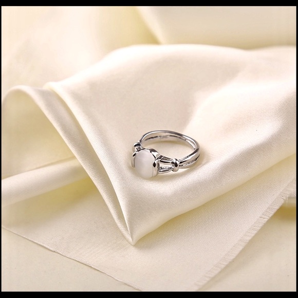 Twilight Saga Ring Bella Opals Silver Plated - Picture 2 of 4