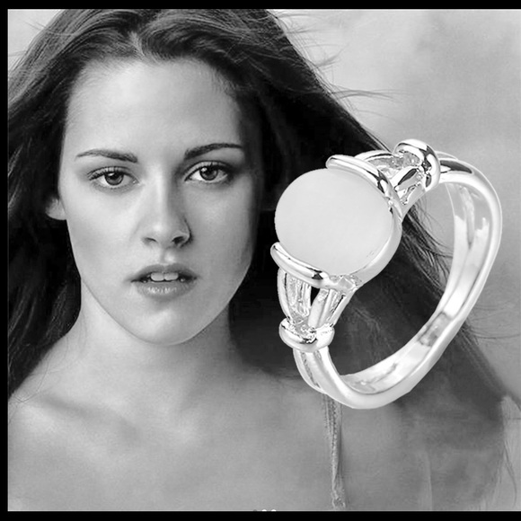 Twilight Saga Ring Bella Opals Silver Plated - Picture 3 of 4