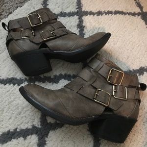 Report Gray/Tan Leather Booties Sz 7