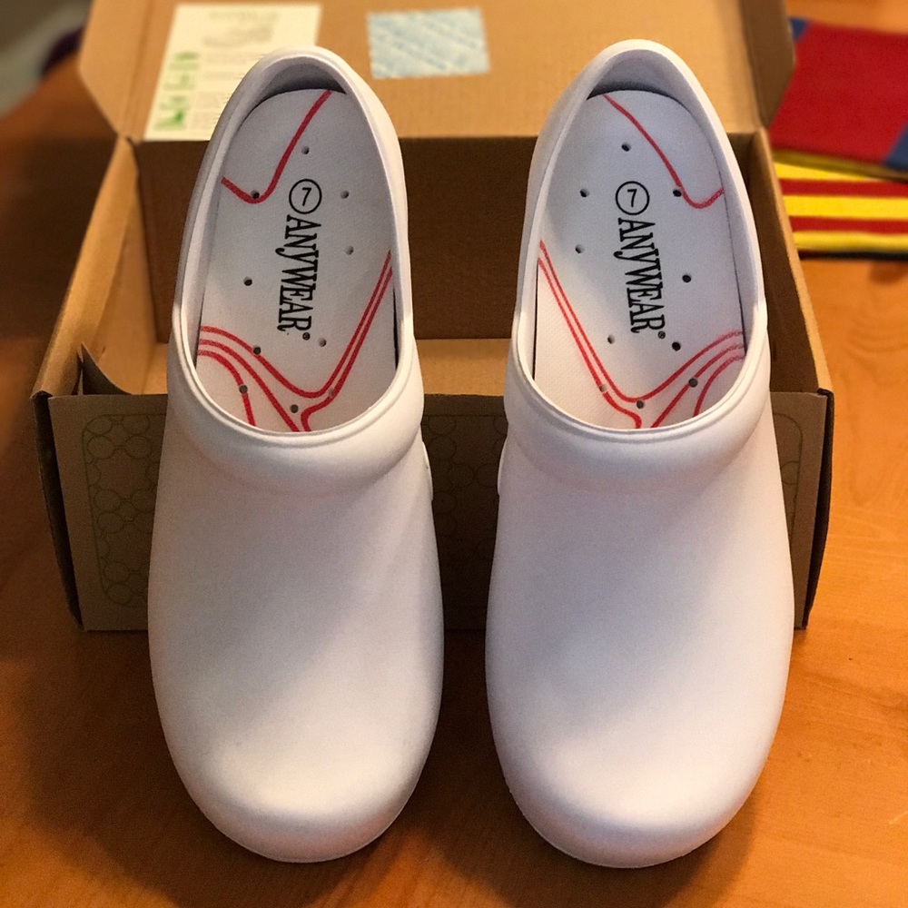 BRAND. NEW. Nursing Shoes