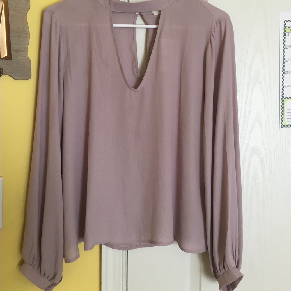 NWT DOUBLE KEYHOLE SHIRT