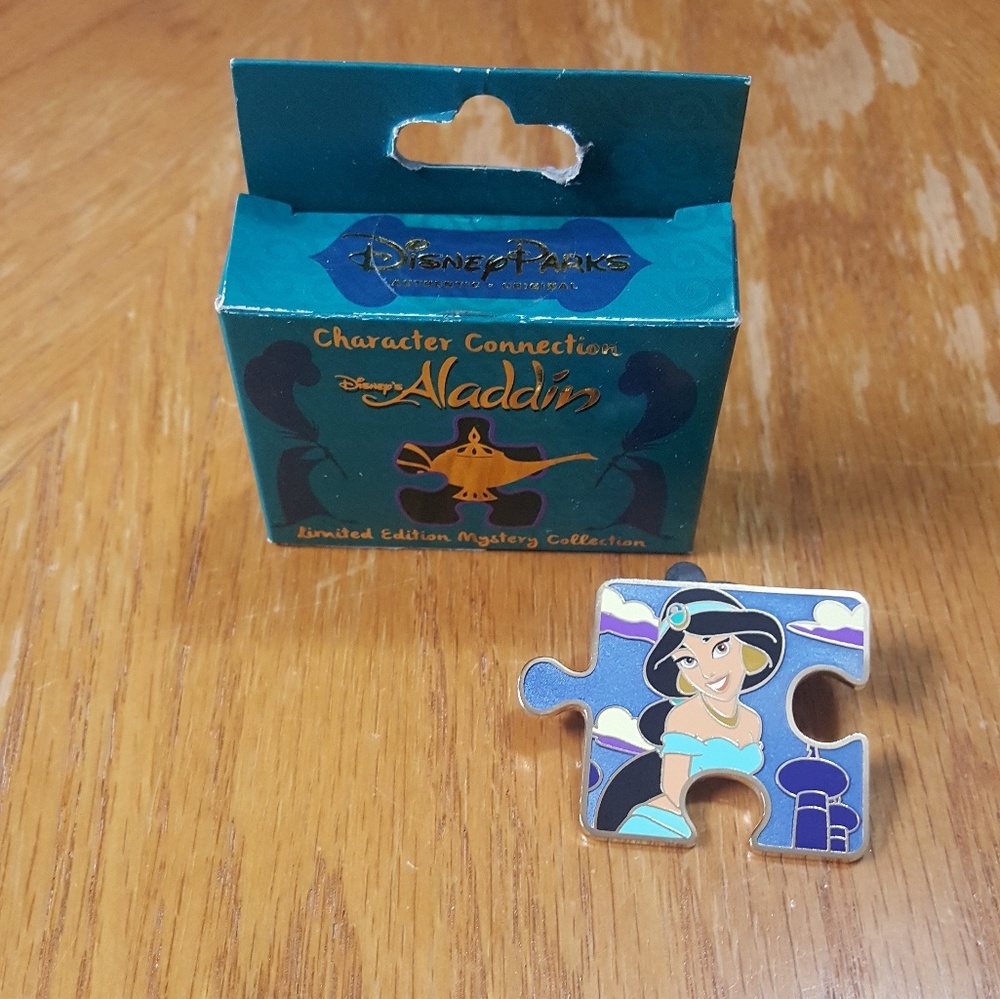 Disney Aladdin puzzle pin, Jasmin