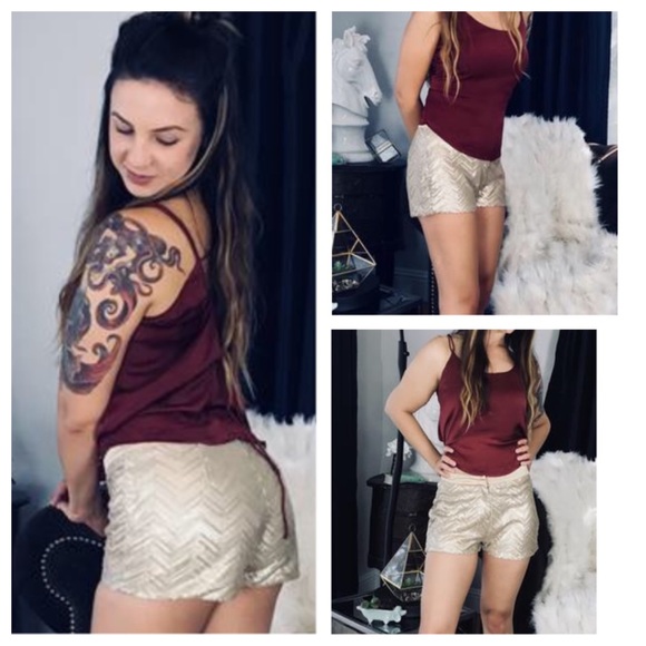 🎈SALE 🎈Twinkle In My Eye Sequin Shorts - Picture 2 of 4