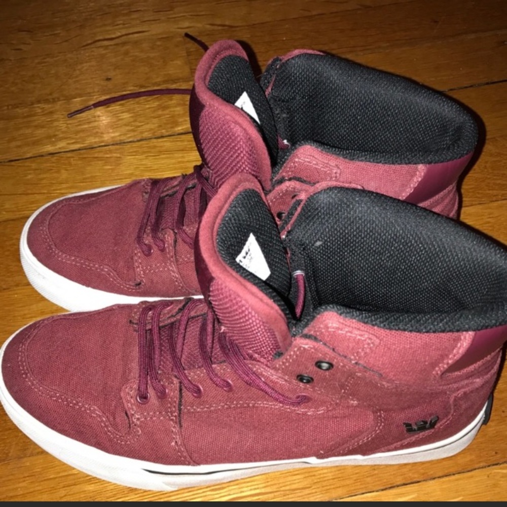 Supras - Picture 3 of 3