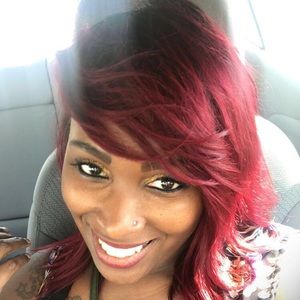 Meet your Posher, Dominique