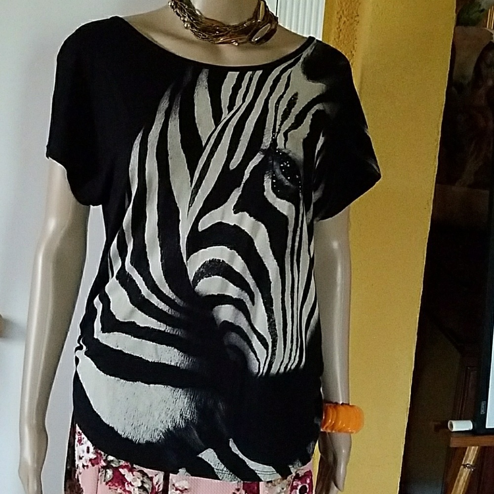 Tee Shirt blouse with pull elastic side