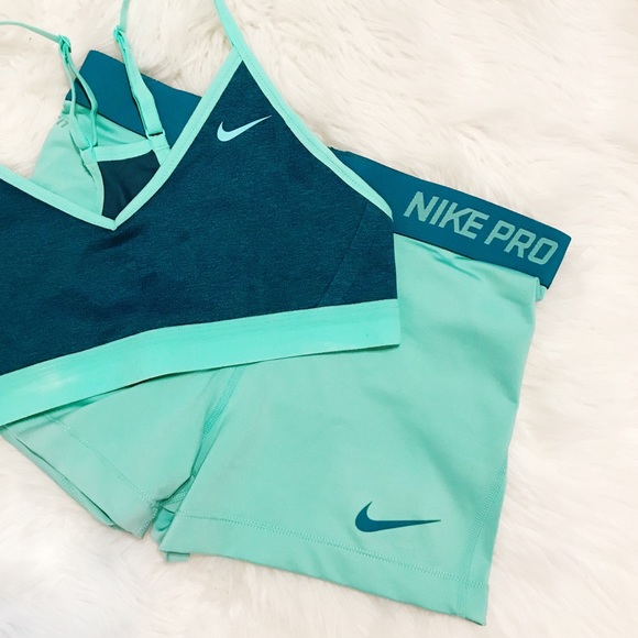 Nike Other - ✨Nike teal outfit✨