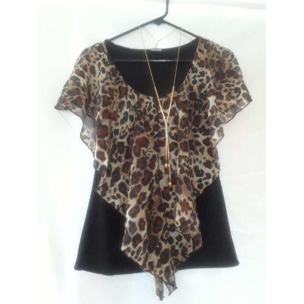 Beautiful Blouse with accessory