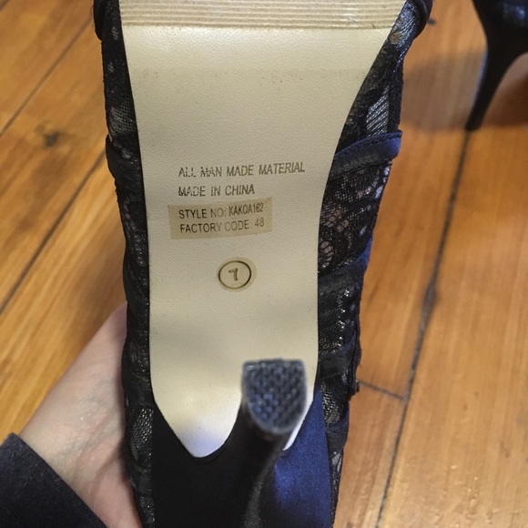 Size 7 black lace ankle heels - Picture 4 of 6