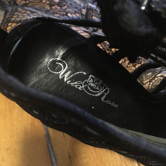 Size 7 black lace ankle heels - Picture 6 of 6