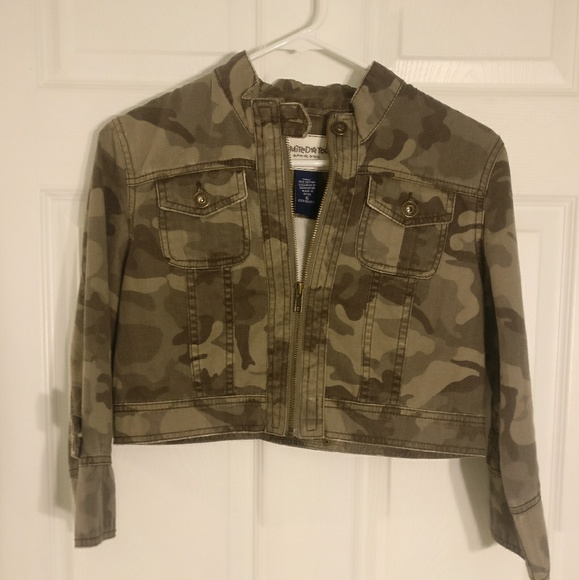 3/4 sleeve camo cropped jacket from LIMITED TOO - Picture 4 of 4