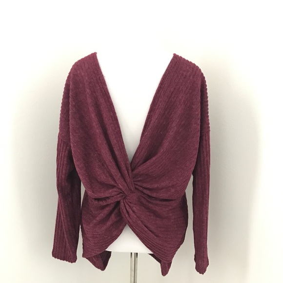 •FINAL PRICE SALE• Burgundy Back Twist Long Sleeve - Picture 3 of 7