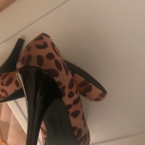 Fergilicious Pumps - Picture 3 of 4