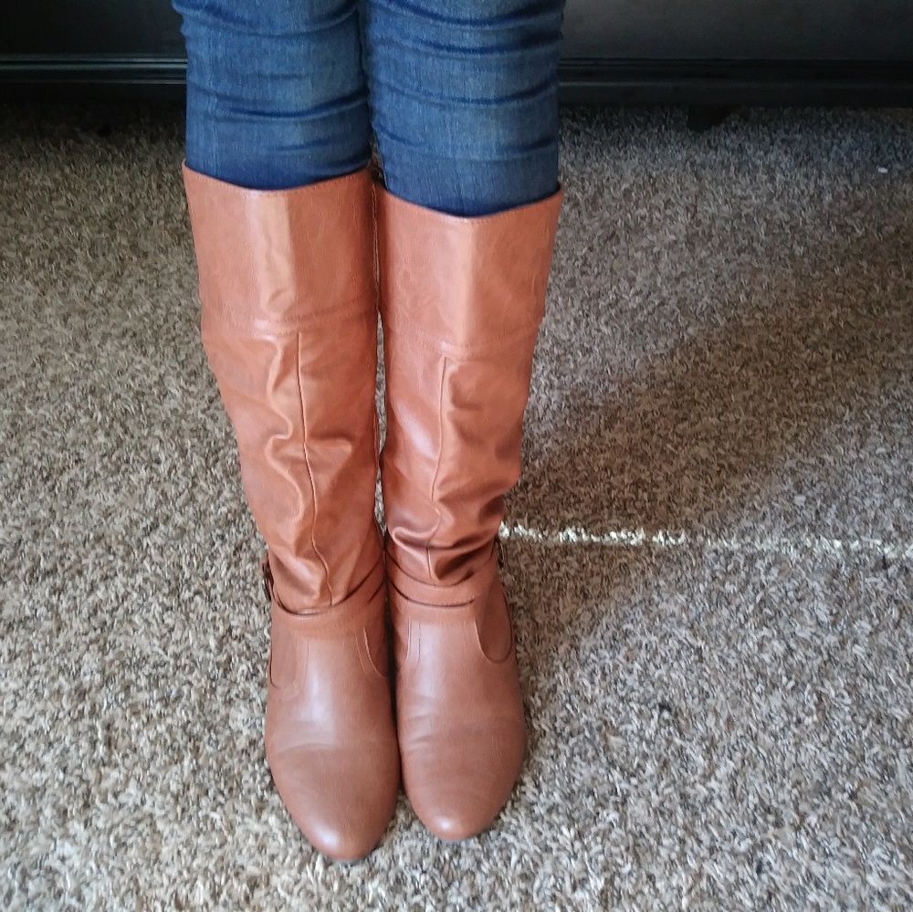 Boots - Picture 2 of 3