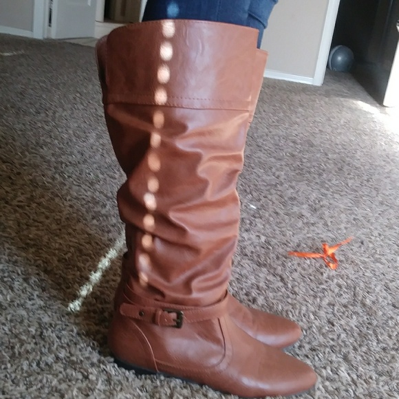 Boots - Picture 3 of 3