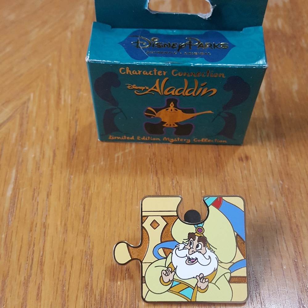 Disney Aladdin puzzle pin, Sultan