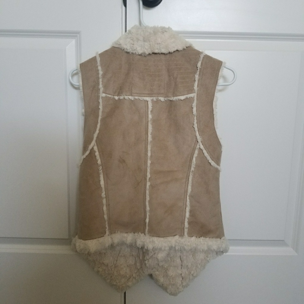 NWOT GUESS Faux suede and shearling vest - Picture 5 of 7