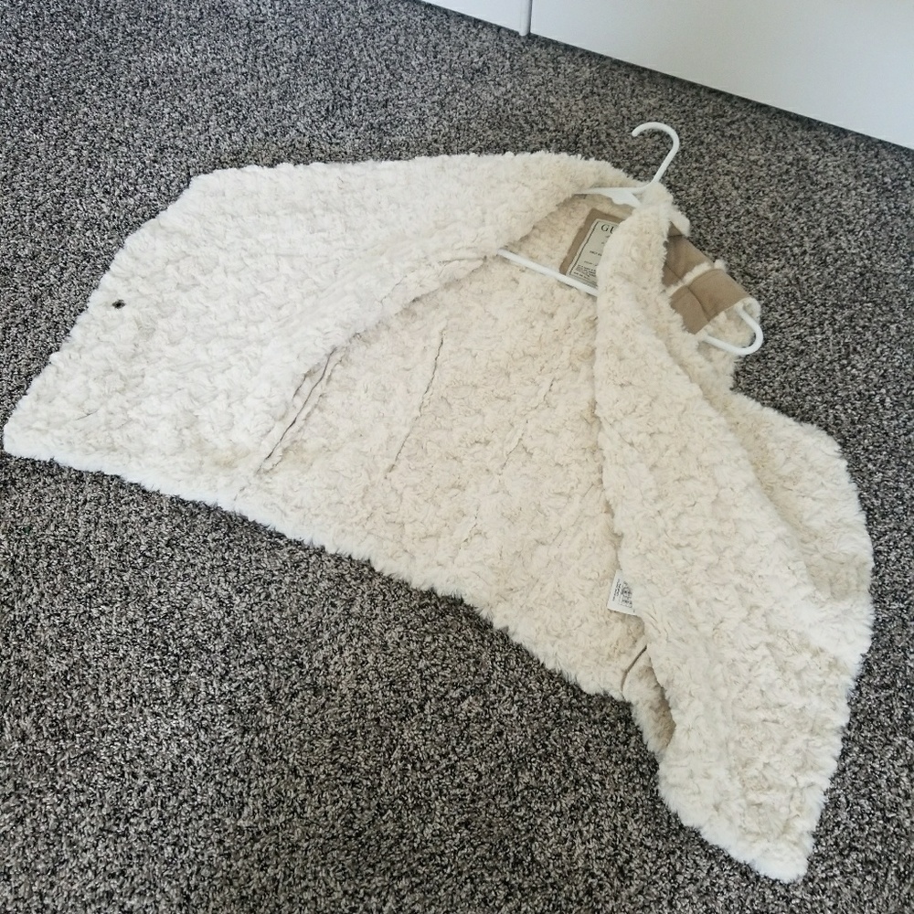 NWOT GUESS Faux suede and shearling vest - Picture 6 of 7