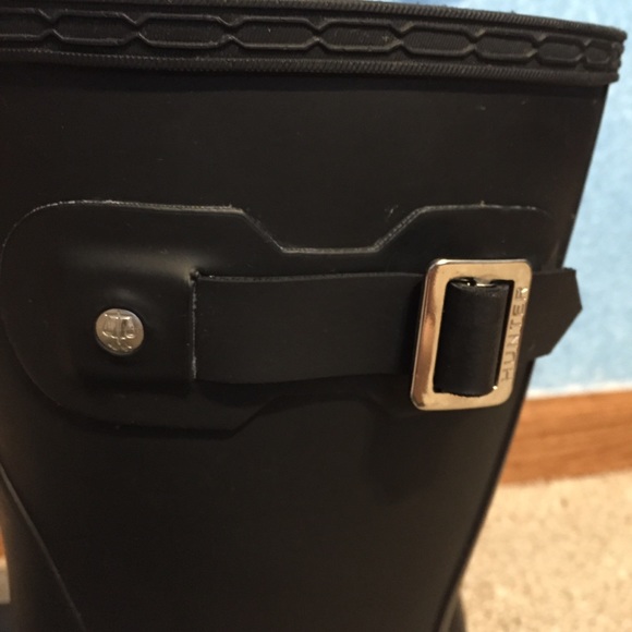 Matte Black Short Hunter Rainboots w/Sweater Socks - Picture 4 of 8