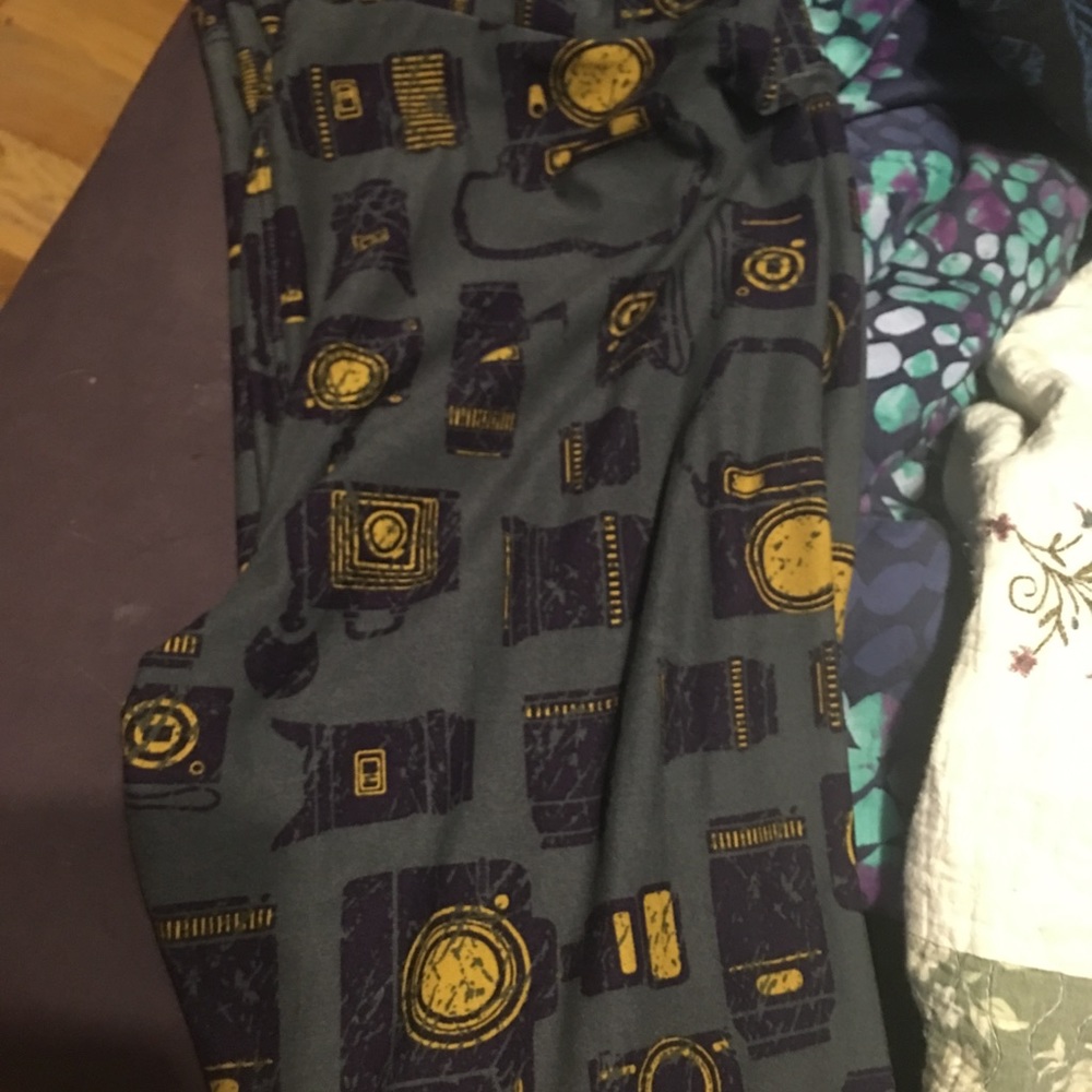Lularoe tc leggings with cameras