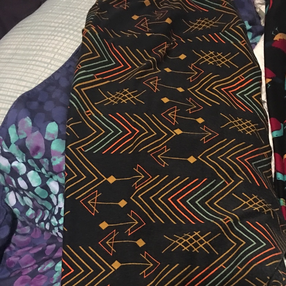 Lularoe TC leggings with Arrows
