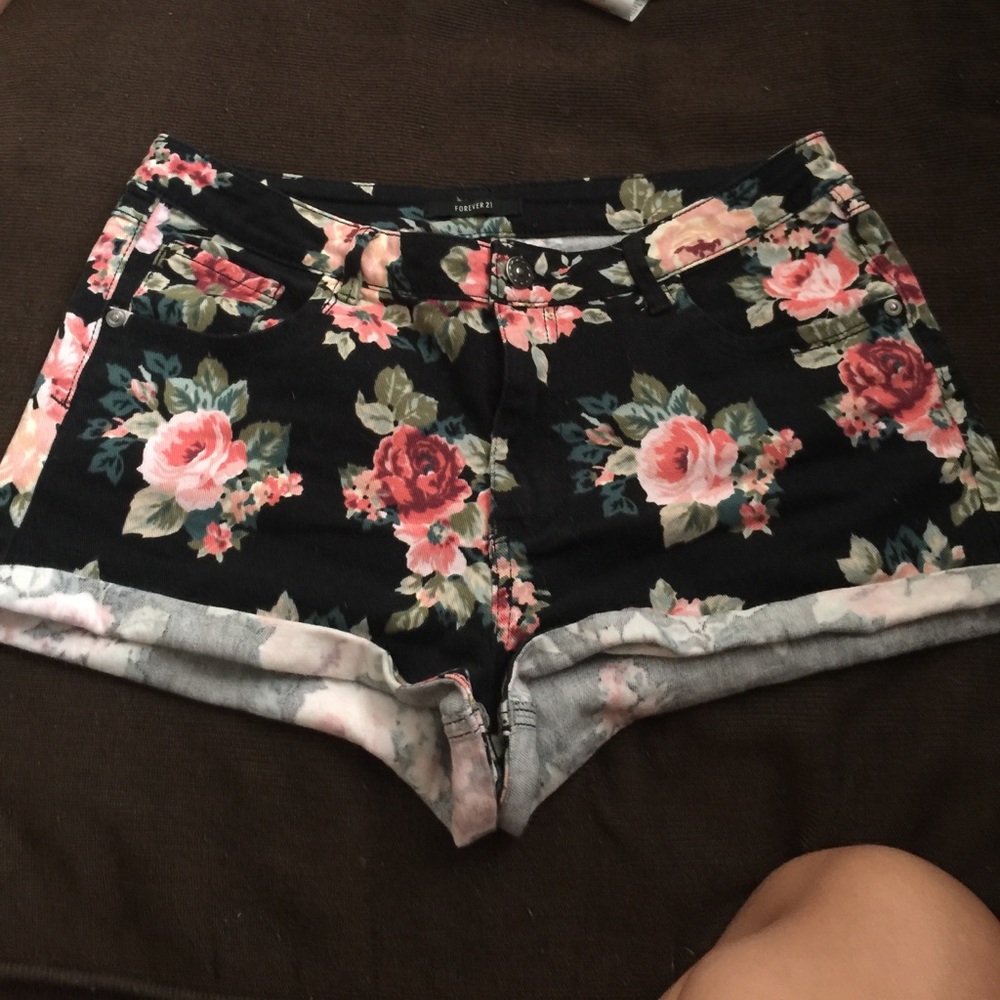 Floral high water shorts NEW!!!