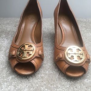 Tory Burch Kara Wedge Royal Tan size 9