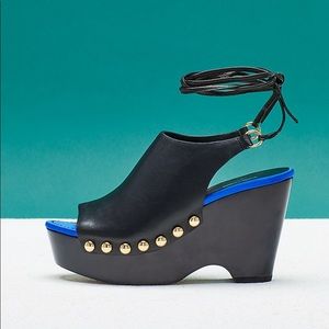 BALI,BLACK LE heels by DIANE VON FURSTENBERG