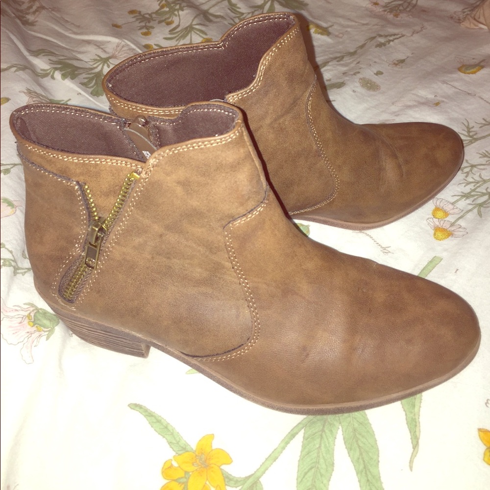 Faded Glory brown ankle boots