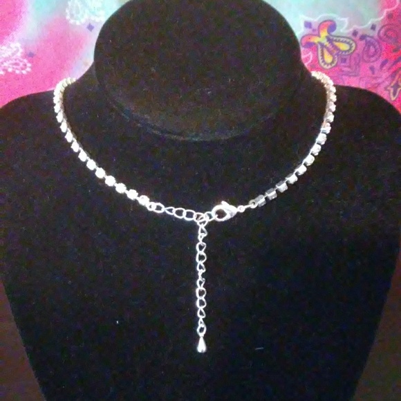 Beautiful formal necklace - Picture 5 of 6