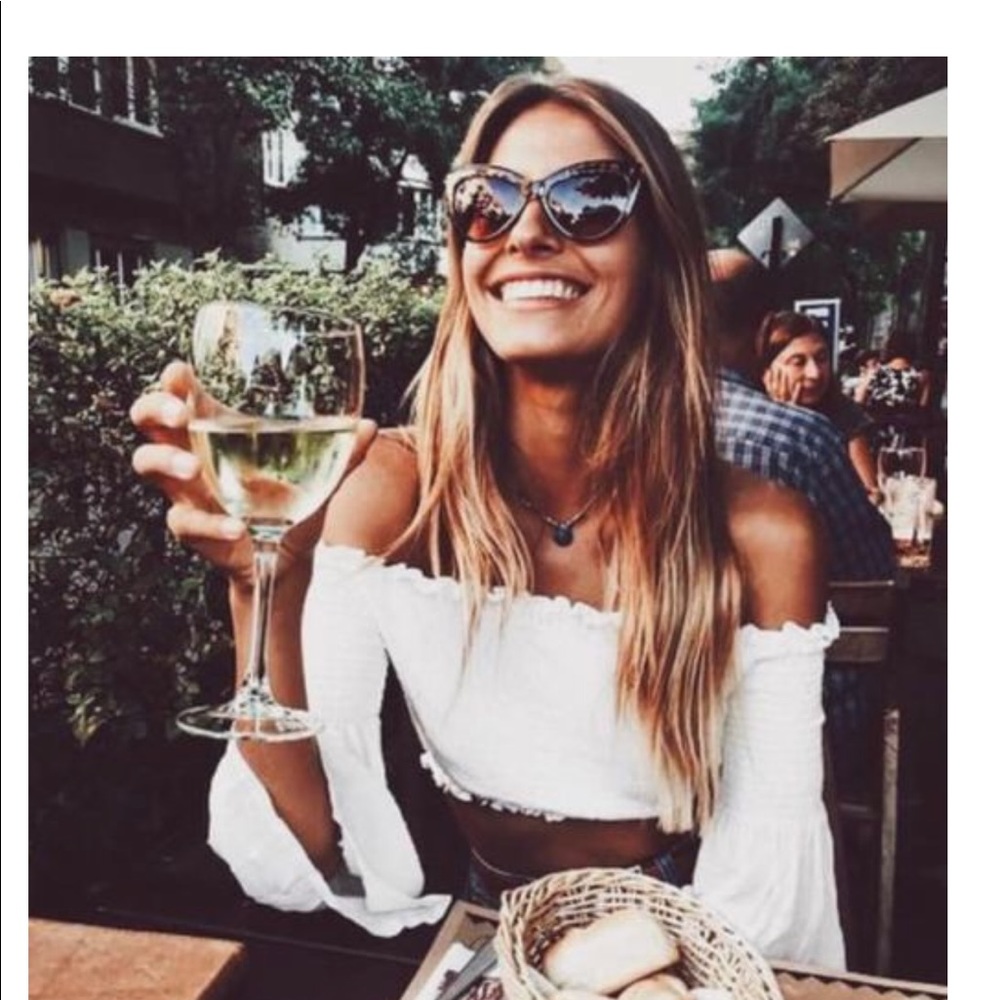 sadie&sage // off the shoulder bell sleeve // top - Picture 4 of 4