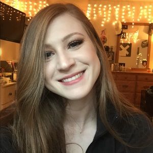 Meet your Posher, Alyssa