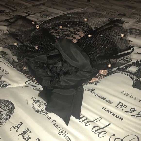 Lace hat - Picture 2 of 2