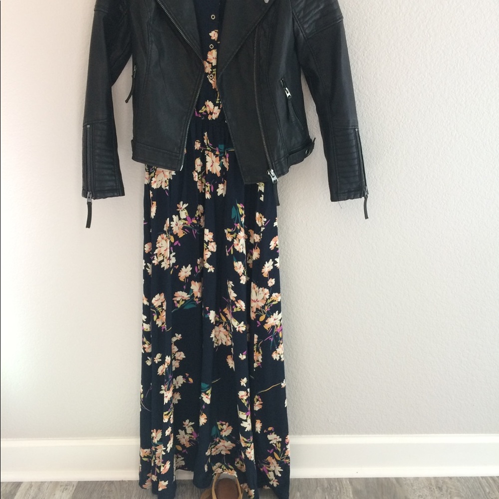 Like New Beautiful dress Size S-M