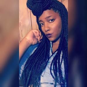 Meet your Posher, Briana