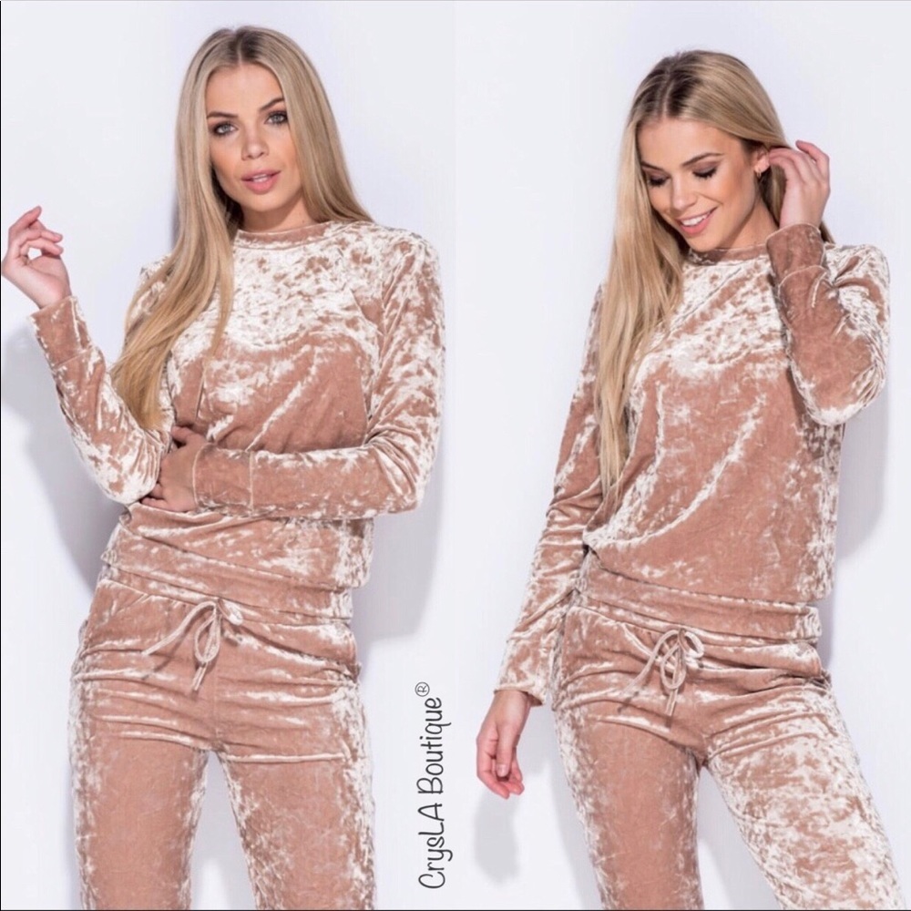 🎉SALE🎉✨Crushed Velvet Set✨