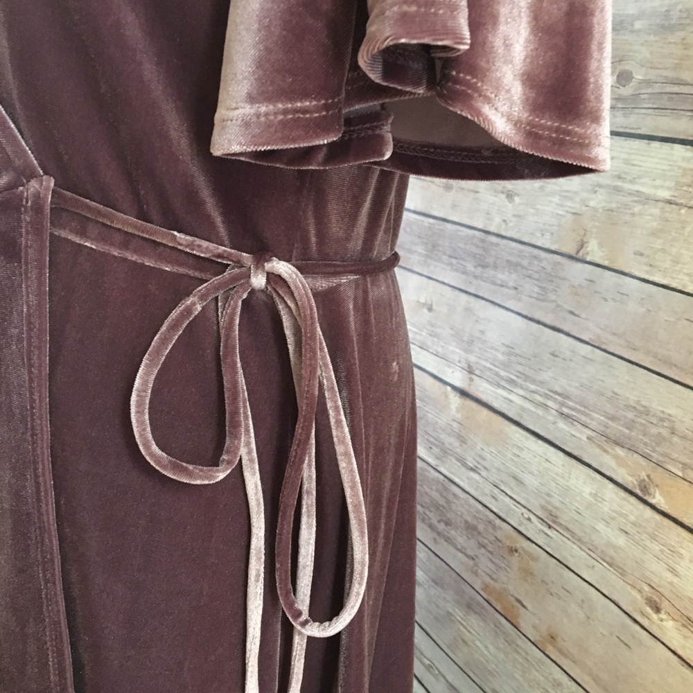 ✨JUST IN✨ Velvet maxi real wrap dress - Mauve - Picture 7 of 7