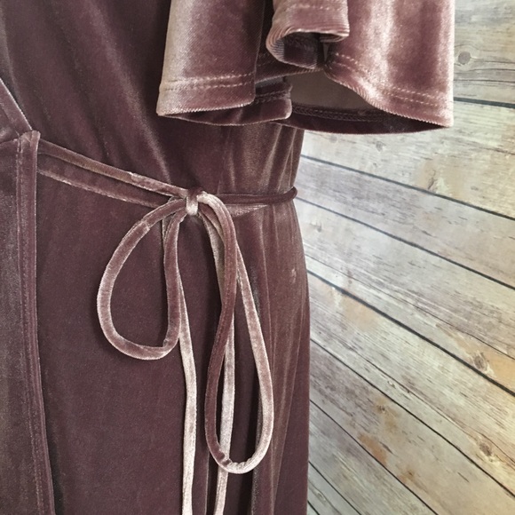✨JUST IN✨ Velvet maxi real wrap dress - Mauve - Picture 7 of 7