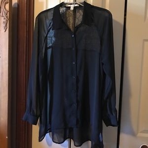 XL button up top shear with a little lace on back