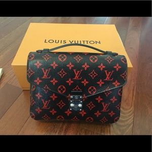Auth) Louis Vuitton limited Infra metis pochette