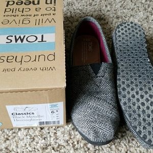 Toms shoes 6.5