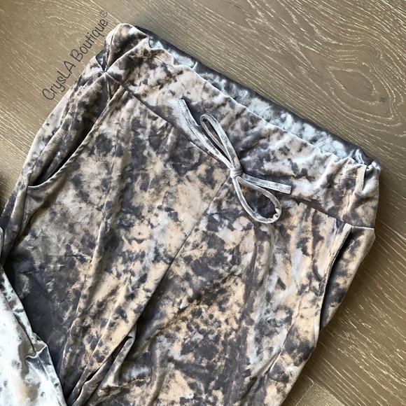 🎉SALE🎉✨ Crushed Velvet Set✨ - Picture 7 of 7