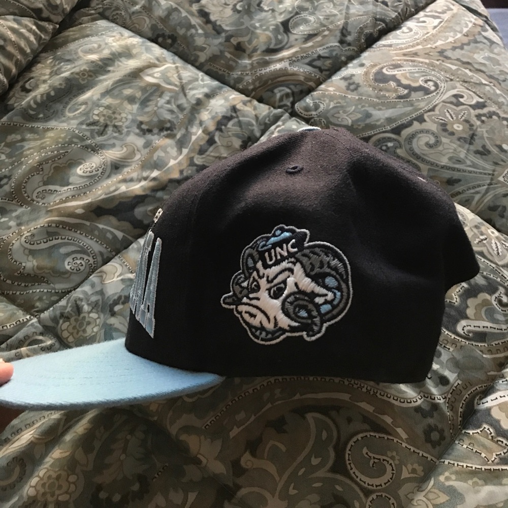 UNC hat - Picture 2 of 3