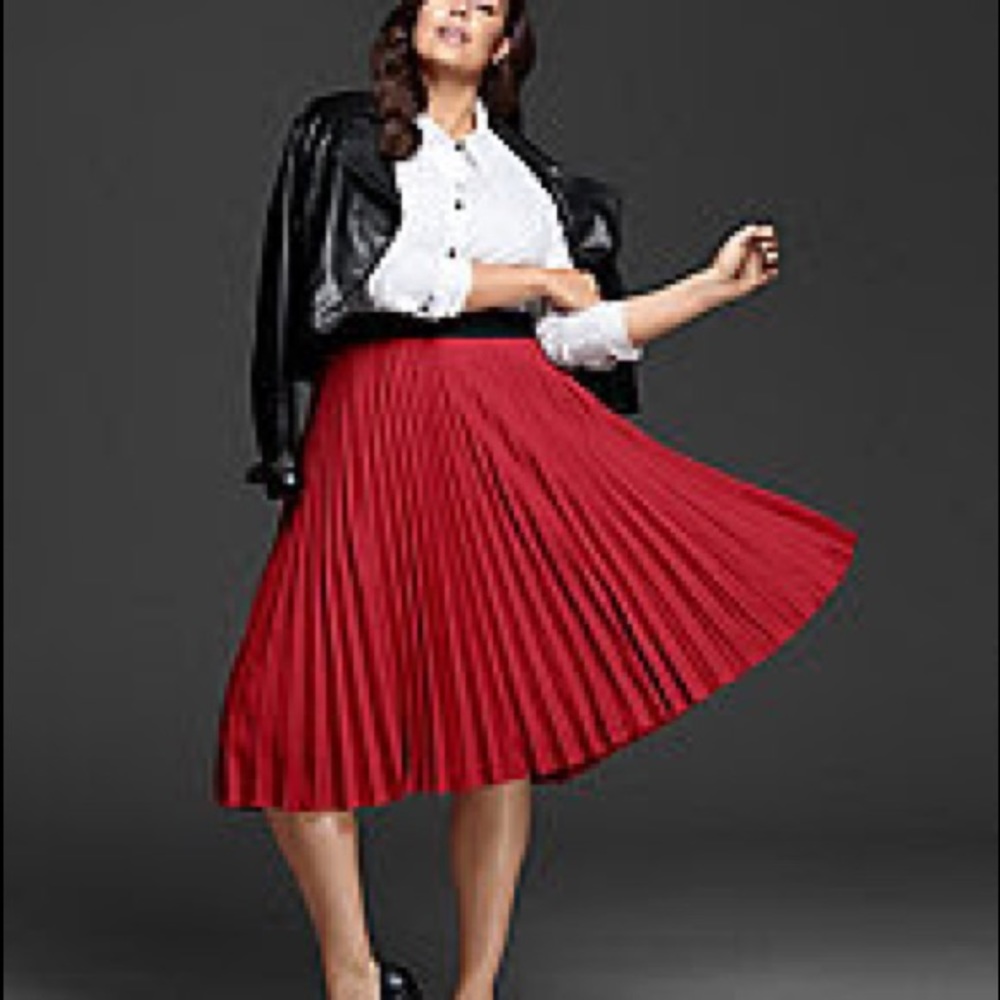 NWT Lane Bryant red pleated skirt.  Size 22/24