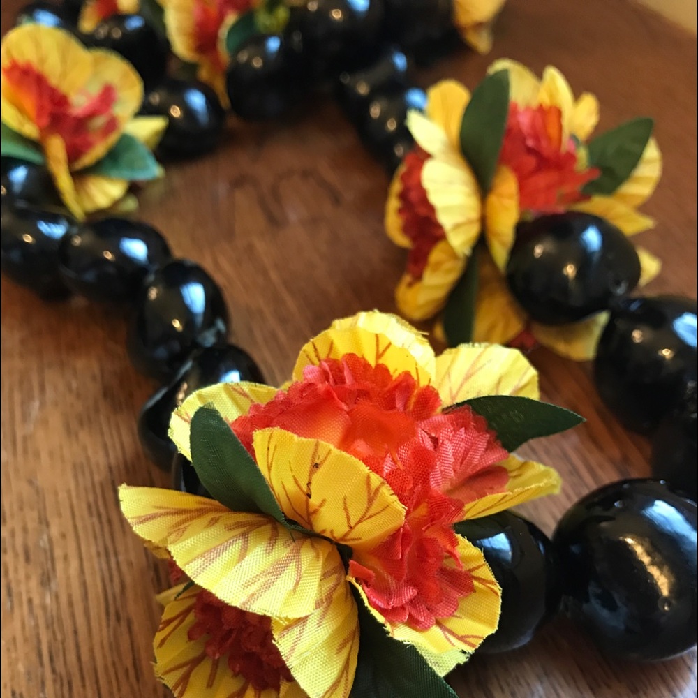 Vintage Floral and Black shellacked necklace