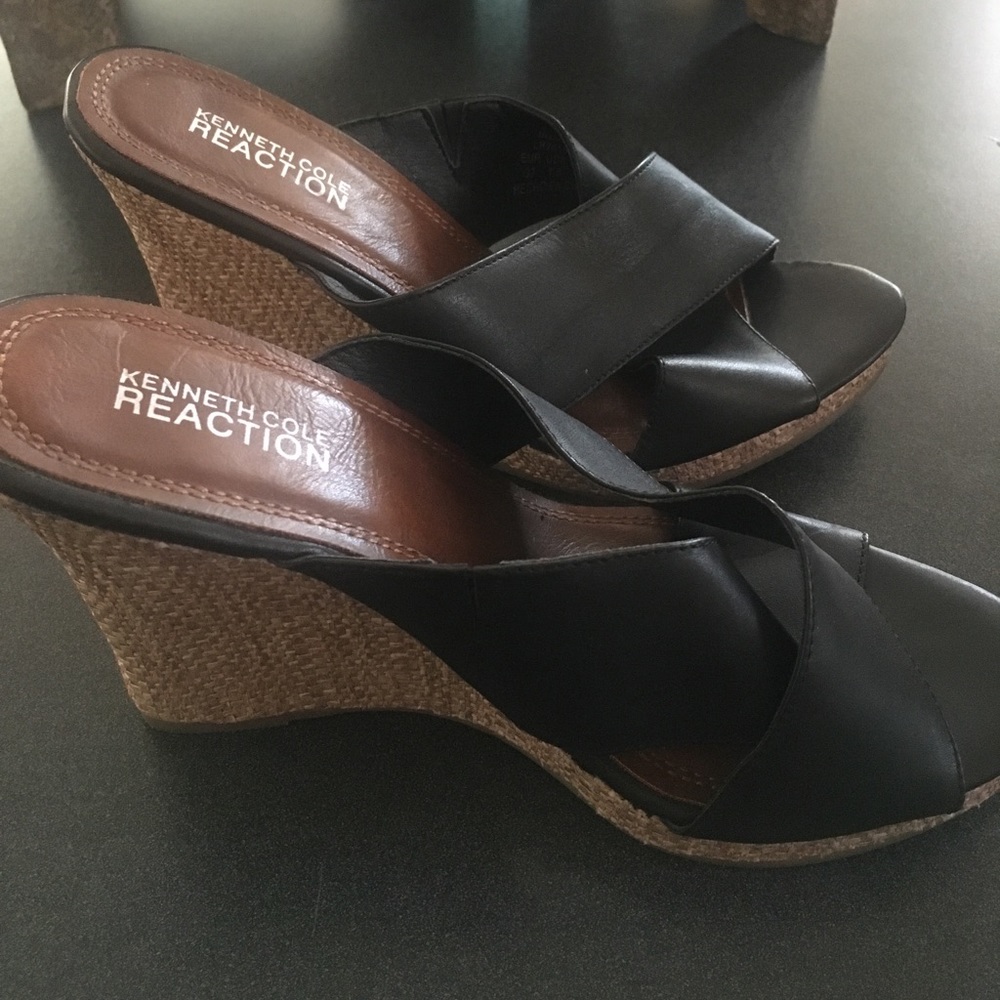 KENNETH COLE WEDGES - Picture 2 of 4